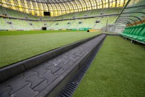 Stadioanele pentru campionatul mondial de fotbal drenate cu rigole HAURATON (interiorul stadionului din Gdansk)